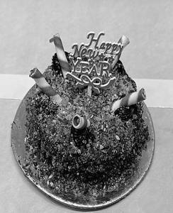 New Year Choco Crunch Cake