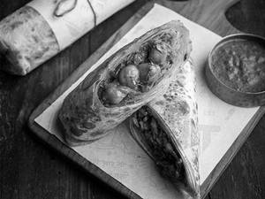 Abhayraj's Chole Papdi Roll