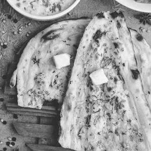 Stuffed naan