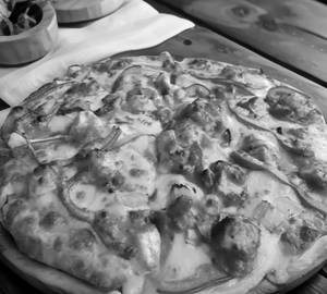 Tandoori Paneer Pizza yummy and delicious 8inch