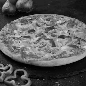 Onion capsicum pizza