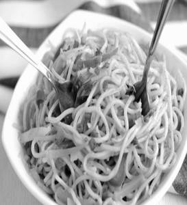 Veg Hakka Noodle