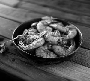 schezwan prawns (5pcs)