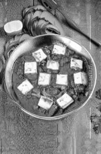 Mattar Paneer 