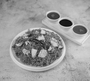 Chicken with egg schezwan rice