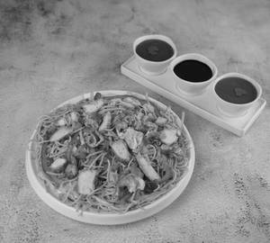 Chicken with egg soft noodles