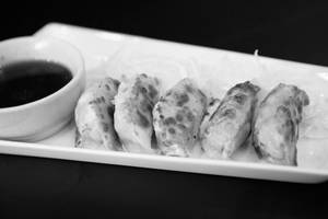 Chicken Classic Momos (6 Pcs)