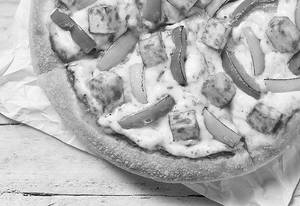 Paneer & Onion Pizza