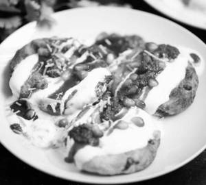 Dahi Sev Aloo Tikki ( 4 pieces )