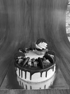 Cup Cake Drip Cake