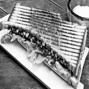 Palak Corn Cheese Grilled Sandwich