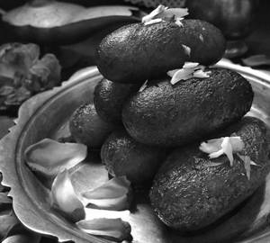 Hot Dry Fruits Gulab Jamun [10Pieces]
