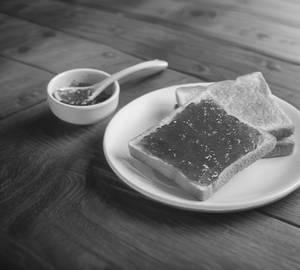 Bread jam toast