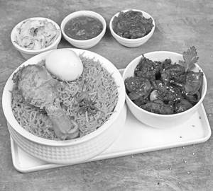 Chicken Biryani + Chilly Chicken [Mini] + Beverage
