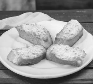 Cheese garlic bread