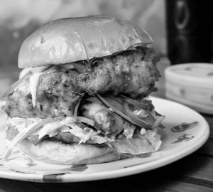Crispy chicken burger