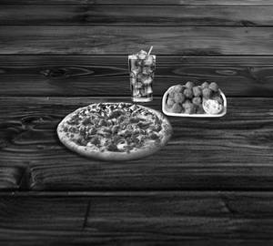 Medium Chicken Pizza + Chicken Shots + Coke [300Ml]