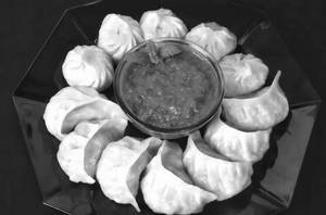 Veg steamed momos