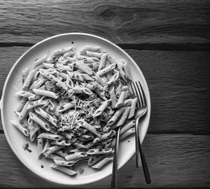 Hot garlic pasta