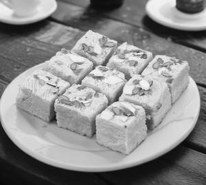 "Sonpapdi 200gram"               