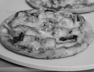 Paneer Pizza (No Onion No Garlic)