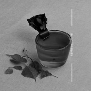 Hibiscus Sulaimani Flask