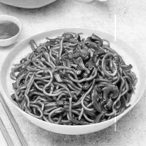 Mushroom Schezwan Noodles
