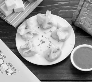 Signature paneer momos