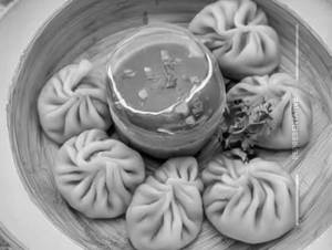 Veg  Soupy Momos