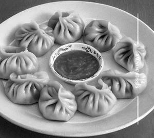 Veg steamed momos