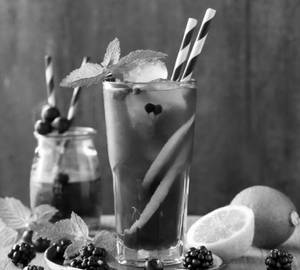 Black current iced tea