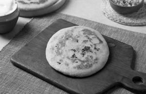 Delhi Style Atta Kulcha (1 Pc)