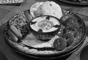 Hummus Falafel Platter