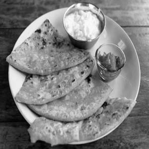 Alu Paratha With Dahi