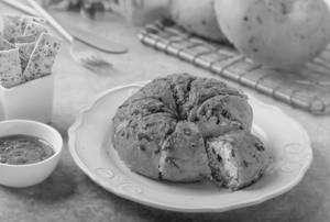 Peri Peri Cheese & Garlic Pull Apart Bagel