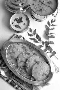 Ghee mini idli [10 peas]