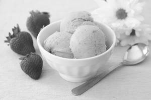 Strawberry Ice Cream  (2 Scoops)