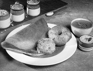 Masala Dosa + Uddina Vada(1pcs)