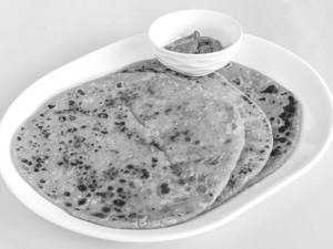 Paneer Mix Veg Paratha