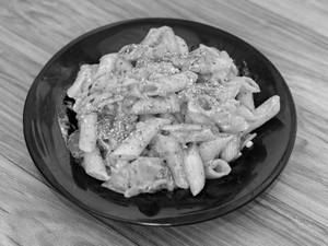 Mix sauce pasta