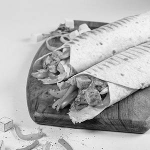 Luscious Paneer Makhni Wrap (With Peri Peri Lavash Chips)