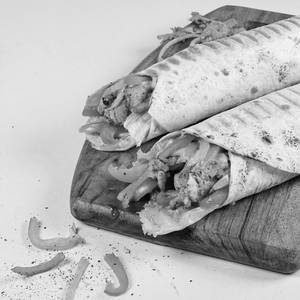 Hot N Crunchy Chicken Wrap (With Peri Peri Lavash Chips)