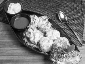 Afghani Veg Momos - 8 Pcs