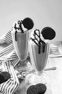 Oreo Shake With Ice Cream