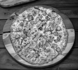 Paneer Makhani Pizza