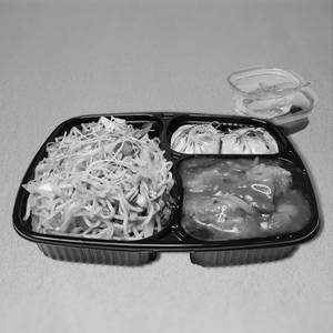 Chilli Chicken Gravy & Hakka Noodles/Fried Rice with Veg Momo