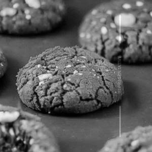 Redvelvet Cashew Cookies