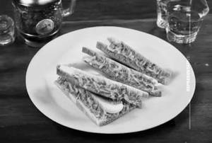 Boiled Egg Masala Sandwich[Two Eggs]