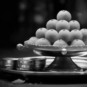 Besan Laddu (Shudh Ghee)