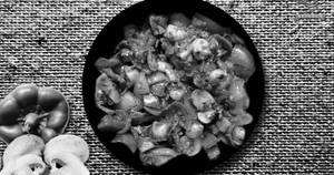 Mushroom Do Pyaaz (250Gms) (Free 1Pc Butter Naan)